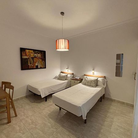 Hostal Barrera Madrid Esterno foto