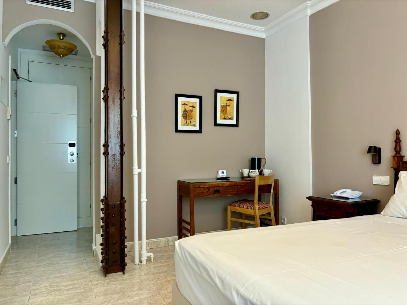 Hostal Barrera Madrid Esterno foto