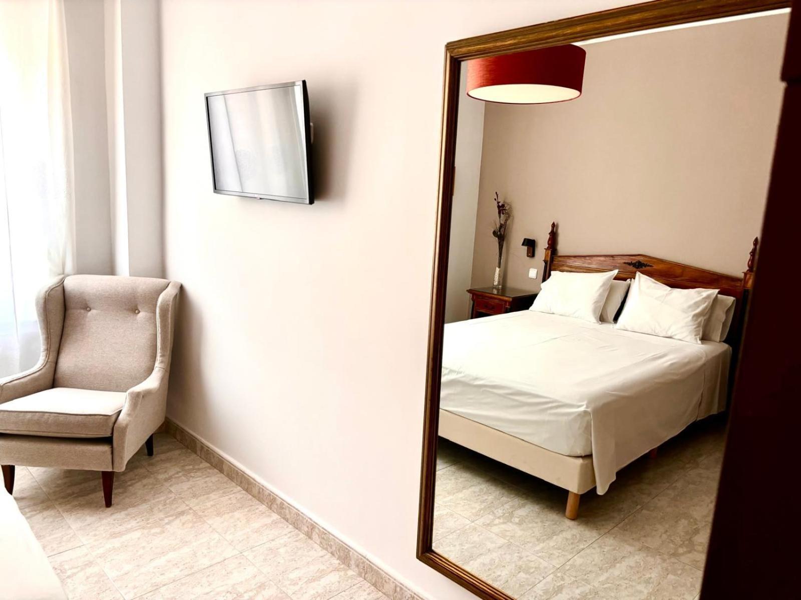 Hostal Barrera Madrid Esterno foto